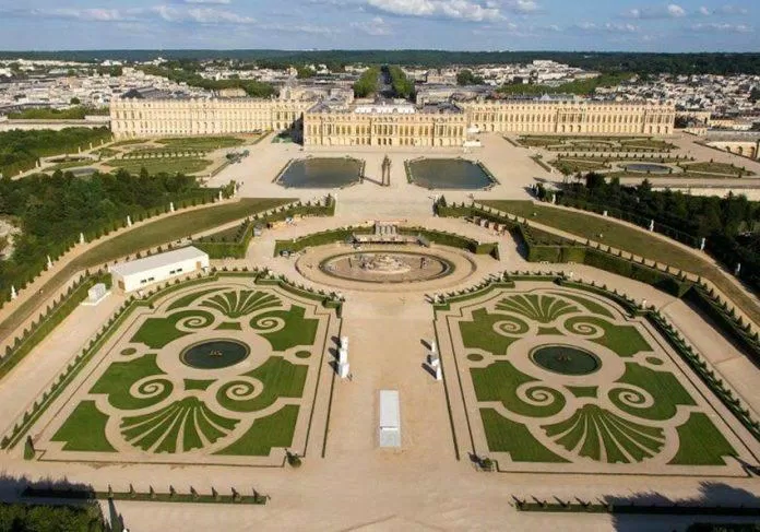 Cung điện Versailles – Bức tường thành của kiến trúc cổ điển (Nguồn: Internet) Cung điện Versailles – Bức tường thành của kiến trúc cổ điển (Nguồn: Internet)