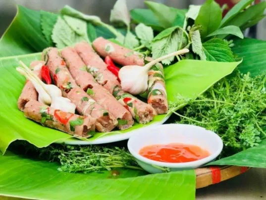 Khác với các loại nem khác, nem chua Định Hóa cần áp chảo sơ trước khi thưởng thức. (Nguồn ảnh: Internet) Khác với các loại nem khác, nem chua Định Hóa cần áp chảo sơ trước khi thưởng thức. (Nguồn ảnh: Internet)