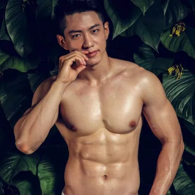Đặng Quốc Đạt là ai? Sự nghiệp của người mẫu nam chuẩn 6 múi