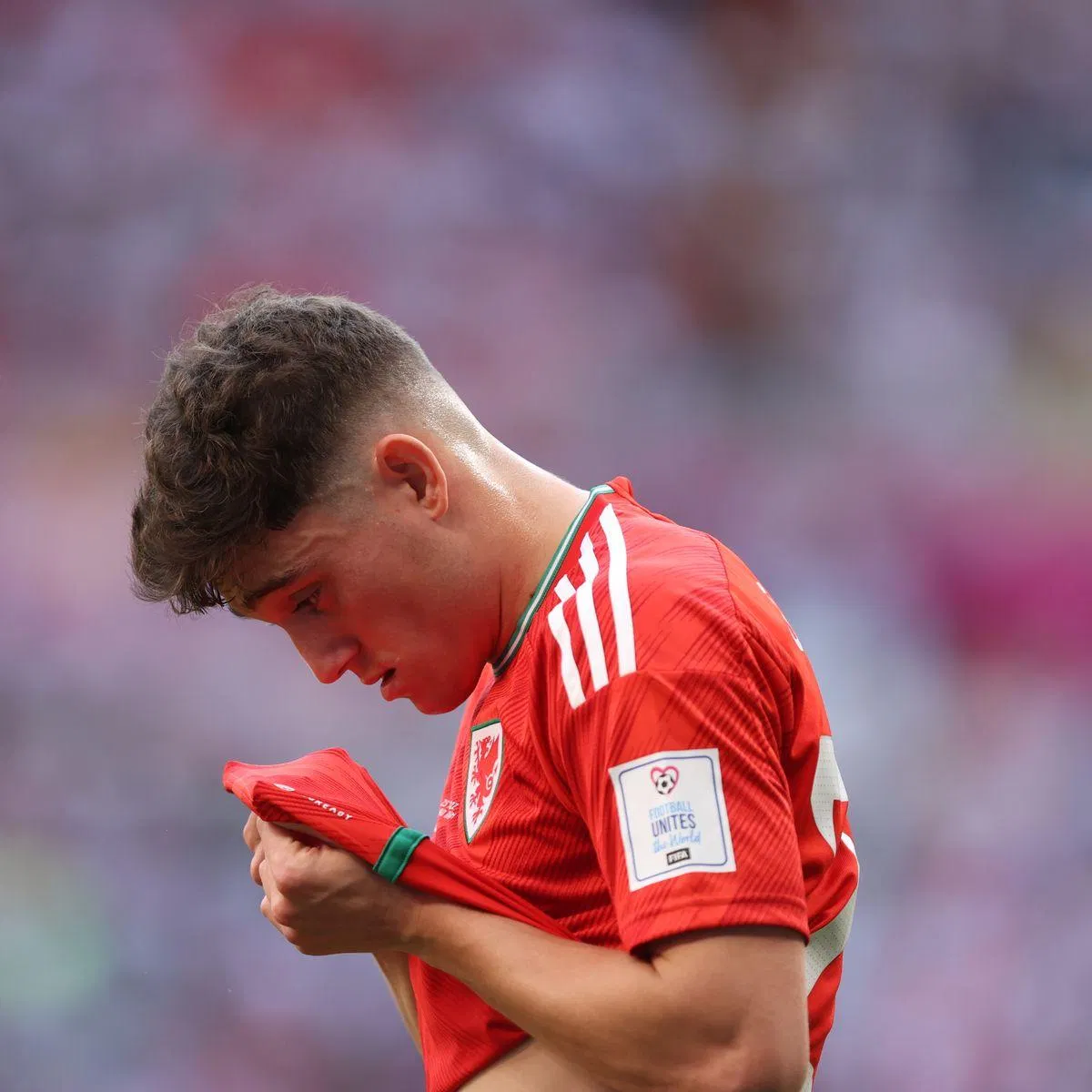 Daniel James không được thi đấu ngay từ đầu đã khiến xứ Wales thiếu sáng tạo trong phần lớn trận đấu với Iran (Ảnh: Internet) Daniel James không được thi đấu ngay từ đầu đã khiến xứ Wales thiếu sáng tạo trong phần lớn trận đấu với Iran (Ảnh: Internet)