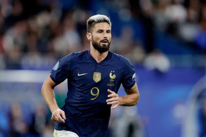 Olivier Giroud và Benzema sẽ là 2 lão tướng được kì vọng nhất bên phía tuyển Pháp trong hành trình bảo vệ ngôi vương World Cup (Ảnh: Internet) Olivier Giroud và Benzema sẽ là 2 lão tướng được kì vọng nhất bên phía tuyển Pháp trong hành trình bảo vệ ngôi vương World Cup (Ảnh: Internet)