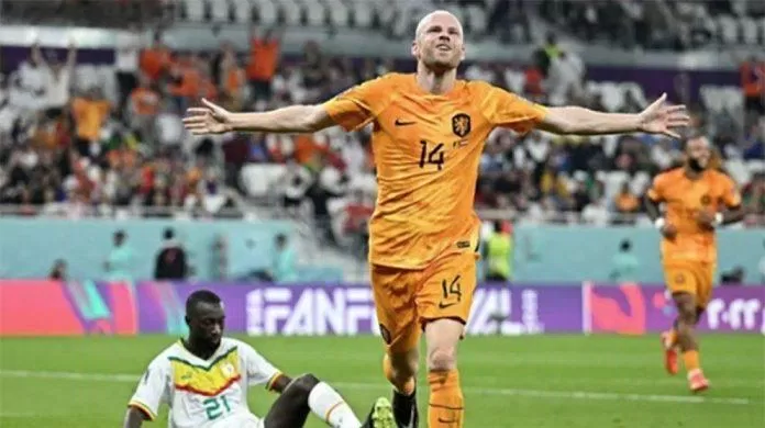 Những cầu thủ vào sân thay người của Van Gaal đã giúp Hà Lan có chiến thắng mở màn World Cup (Ảnh: Internet)