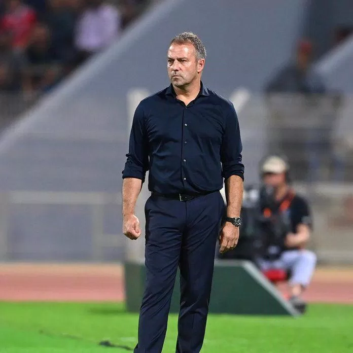 Hansi Flick tỏ ra vô duyên với những nước đi chiến thuật của mình trong trận mở màn World Cup của tuyển Đức (Ảnh: Internet) Hansi Flick tỏ ra vô duyên với những nước đi chiến thuật của mình trong trận mở màn World Cup của tuyển Đức (Ảnh: Internet)