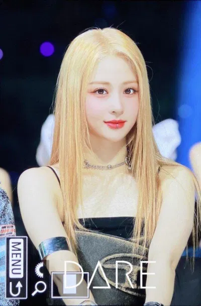 Huh Yunjin LE SSERAFIM được khen ngợi hết lời nhờ visual thăng hạng tại MMA 2022! Huh Yunjin idol KPOP KPOP LE SSERAFIM MMA MMA 2022 ngoại hình