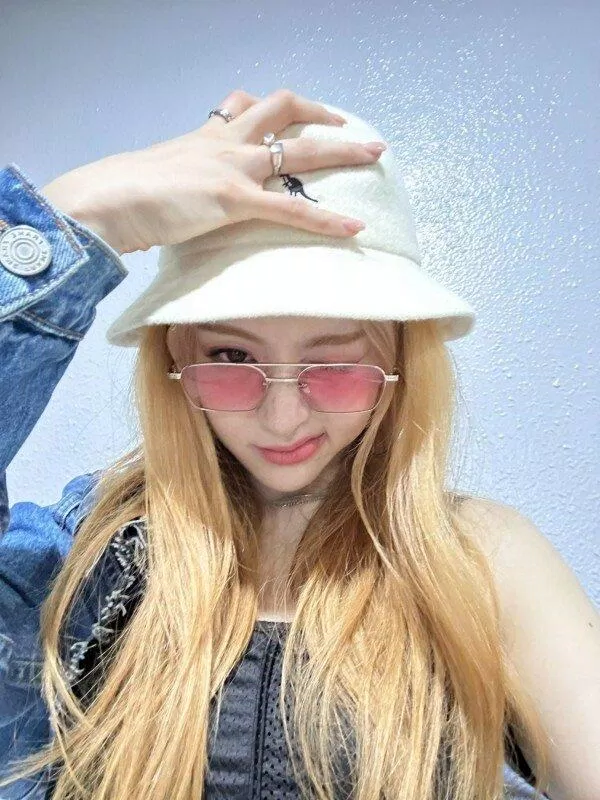 5 nữ idol gen 4 xinh đẹp hệt búp bê Barbie với mái tóc vàng sáng (G)I-DLE gen 4 Huh Yunjin idol gen 4 idol KPOP idol nữ Isa Isa StayC ITZY KPOP LE SSERAFIM mái tóc nữ idol Shuhua winter Winter Aespa xinh đẹp Yuna Yuna ITZY