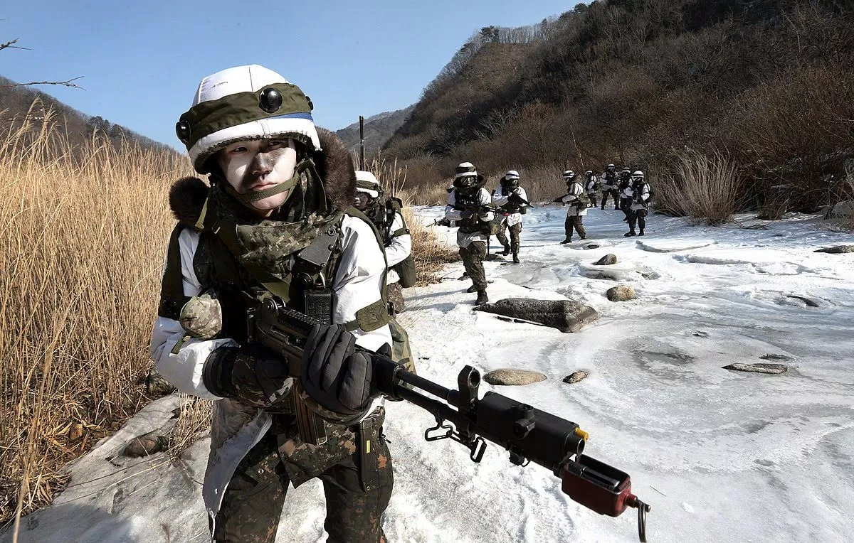 Sư đoàn tiền tuyết sẽ vất vả hơn và chịu các điều kiện khắc nghiệt hơn. (Ảnh: Internet)