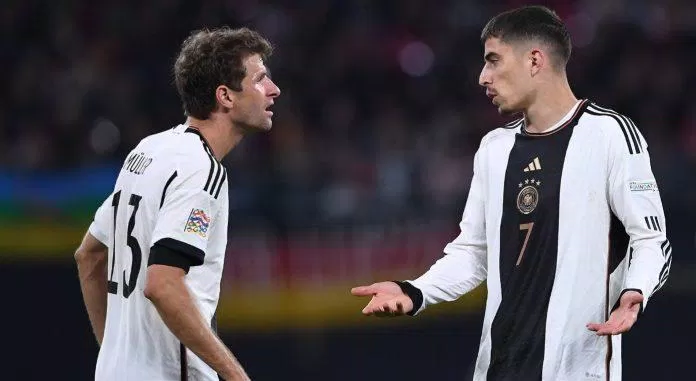Kai Havertz và Thomas Muller đều mất hút trên hàng công của tuyển Đức trong trận mở màn World Cup 2022 (Ảnh: Internet)
