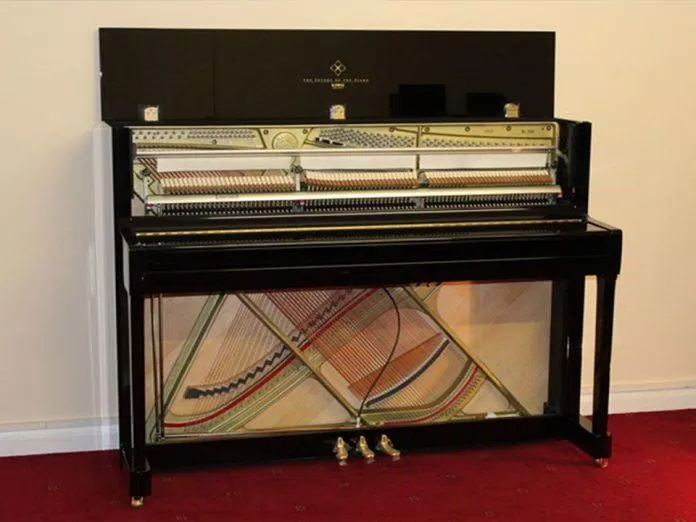 Upright piano với dây đàn lắp đặt theo chiều dọc (Nguồn ảnh: Internet)