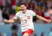 Robert Lewandowski bật khóc sau khi ghi bàn thắng đầu tiên tại Woirld Cup 2022 (Ảnh: Internet)