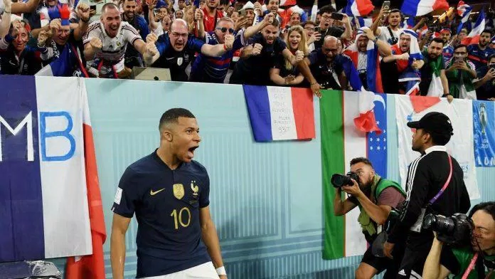 Mbappe là cầu thủ tỏa sáng nhất tính tời thời điểm hiện tại của tuyển Pháp với 3 bàn thắng tại World Cup 2022 (Ảnh: Internet) Mbappe là cầu thủ tỏa sáng nhất tính tời thời điểm hiện tại của tuyển Pháp với 3 bàn thắng tại World Cup 2022 (Ảnh: Internet)