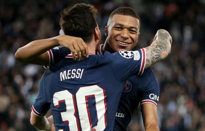 Messi và Mbappe đang là đồng đội của nhau ở PSG và sẽ thật thú vị nếu cả hai gặp lại nhau ở World Cup 2022 (Ảnh: Internet) Messi và Mbappe đang là đồng đội của nhau ở PSG và sẽ thật thú vị nếu cả hai gặp lại nhau ở World Cup 2022 (Ảnh: Internet)