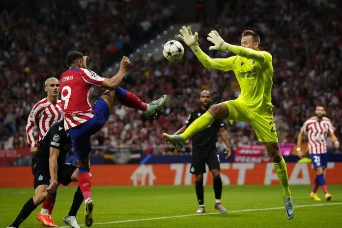 Mignolet có màn trình diễn ấn tượng trước Atletico Madrid ở Champions League (Ảnh: Internet)