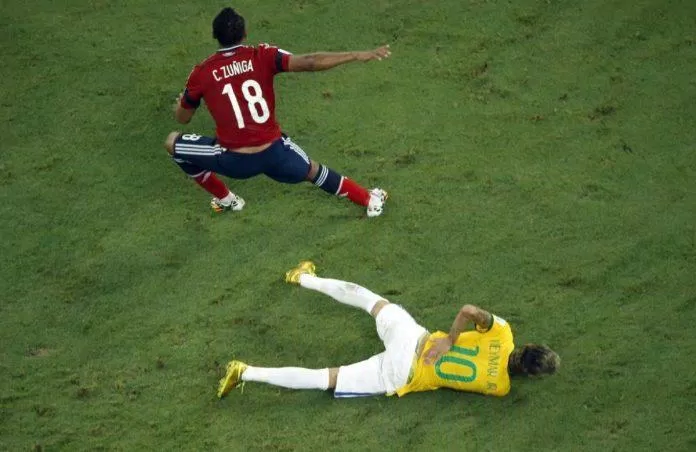 Chấn thương đã cướp đi World Cup 2014 của Neymar và Brazil (Ảnh: Internet) Chấn thương đã cướp đi World Cup 2014 của Neymar và Brazil (Ảnh: Internet)