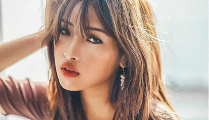 Màu cam đất cực dễ đánh cho da ngăm