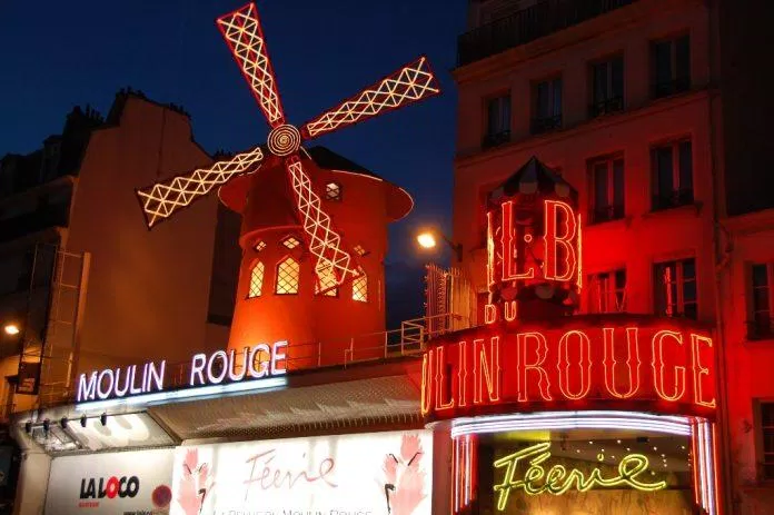 Nhà hàng Moulin Rouge - động tiên giữa lòng phố đêm Paris (Nguồn: Internet) Nhà hàng Moulin Rouge - động tiên giữa lòng phố đêm Paris (Nguồn: Internet)