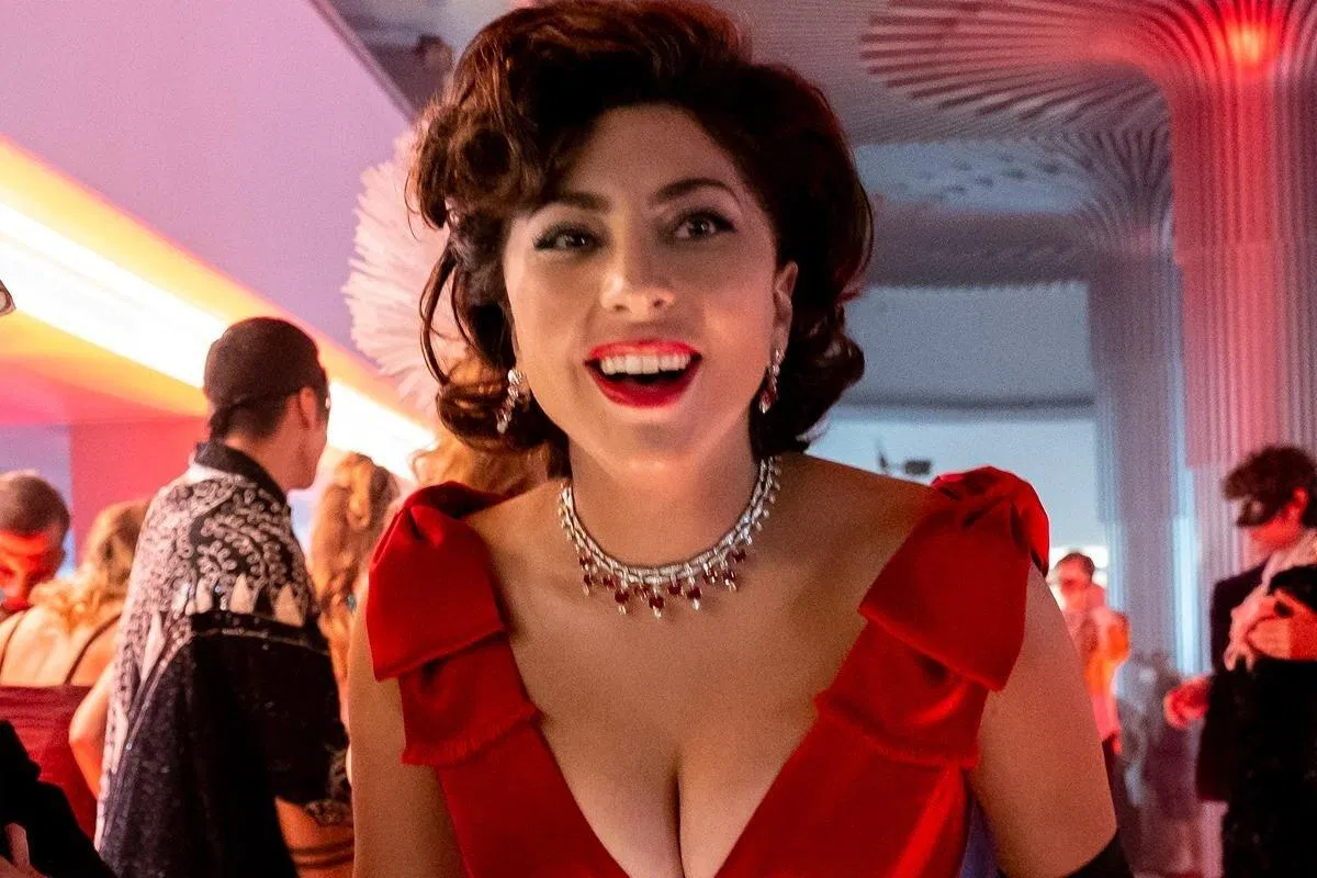 Phu nhân Patrizia mang sự nóng bỏng, thời thượng của người phụ nữ Ý. Nguồn: internet