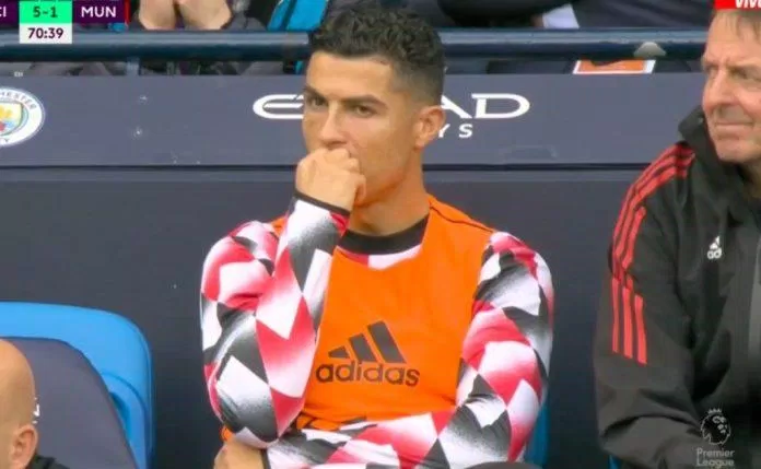 Ronaldo thất vọng khi phải ngồi dự bị (Ảnh: Internet)
