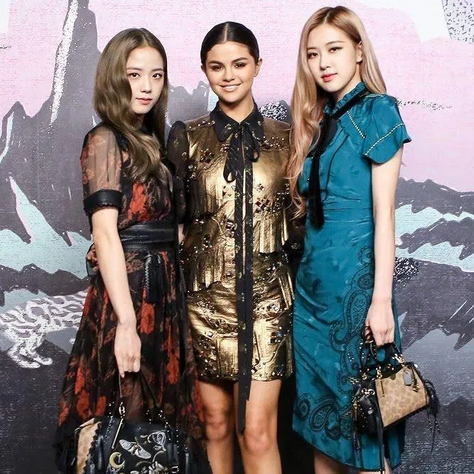 Jisoo và Rosé từng gặp Selena Gomez. (Ảnh: Internet)