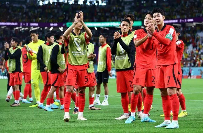 Son Heung Min và các đồng đội sẽ đụng độ Bồ Đào Nha ở lượt trận cuối vòng bảng World Cup 2022 (Ảnh: Internet)