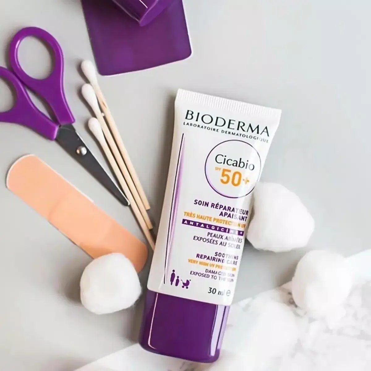 Kem chống nắng cho trẻ giúp phục hồi, làm dịu làn da bị hư tổn Bioderma Cicabio SPF 50+