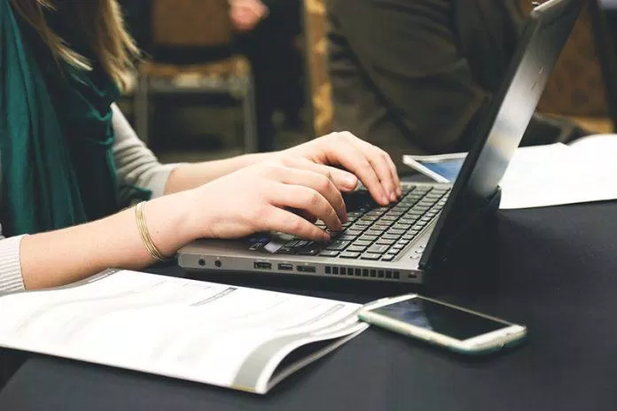 Cộng tác viên viết bài online có thể làm ở bất cứ đâu (Ảnh: Internet)