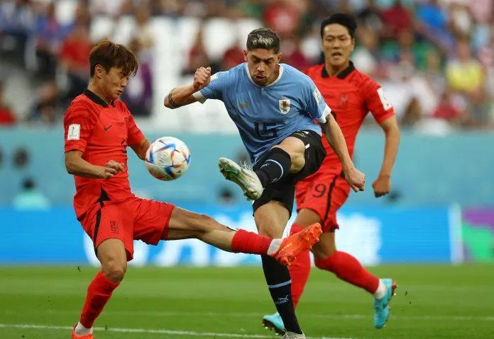 Valverde là một trong những cầu thủ trẻ nhiều hi vọng của Uruguay trong cuộc đối đầu với Bồ Đào Nha (Ảnh: Internet)