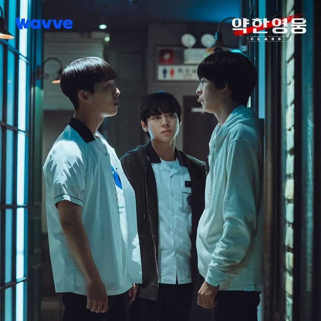 Bộ ba Yeon Si Eun, Oh Bum Seok và Ahn Su Ho bị chia cắt (Ảnh: Internet)