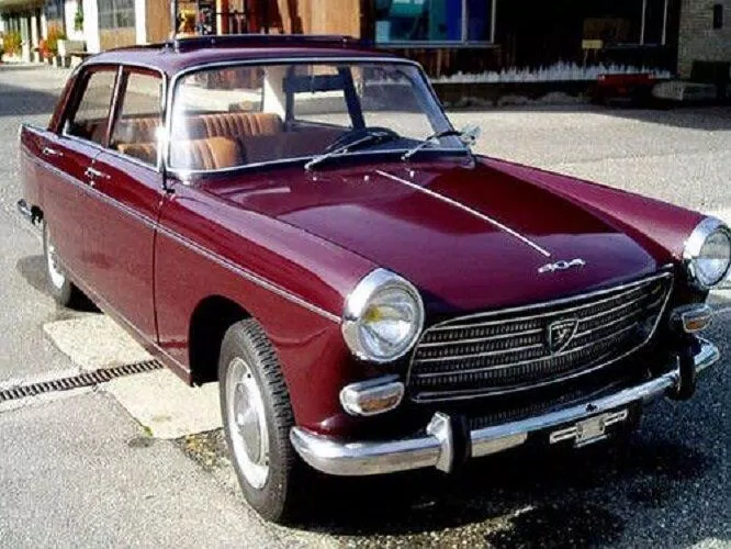 Xe Peugeot 404 năm 1968 (Nguồn: Internet) Xe Peugeot 404 năm 1968 (Nguồn: Internet)