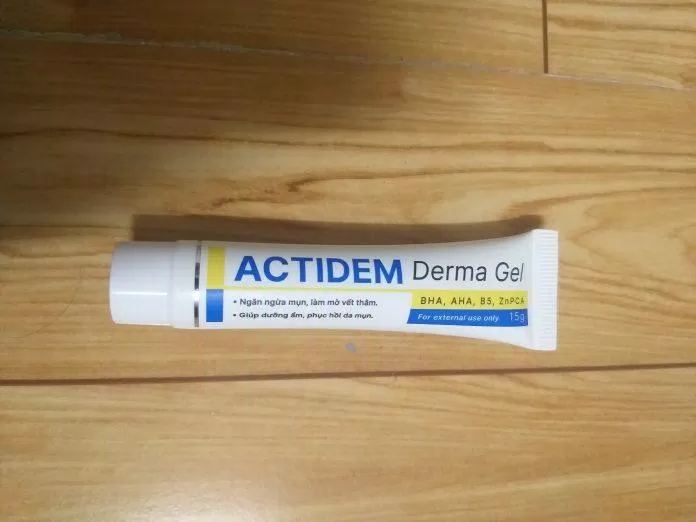 Thiết kế gel giảm mụn Actidem (Nguồn: BlogAnChoi) Thiết kế gel giảm mụn Actidem (Nguồn: BlogAnChoi)