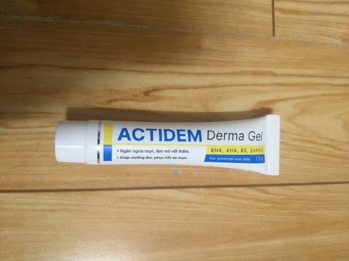 Thiết kế gel giảm mụn Actidem (Nguồn: BlogAnChoi) Thiết kế gel giảm mụn Actidem (Nguồn: BlogAnChoi)