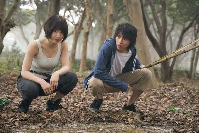 Hai nhân vật chính: Usagi và Arisu cùng nhau vượt qua các chướng ngại vật (Nguồn: Internet)