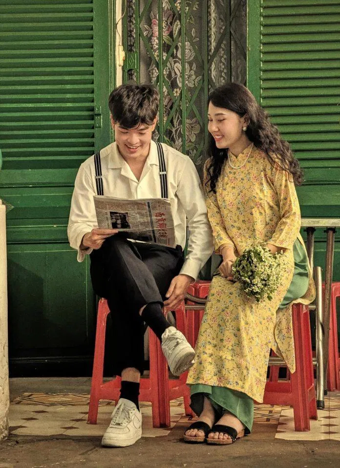 Rosemary cũng có một vài mẫu áo dài hoa nhí