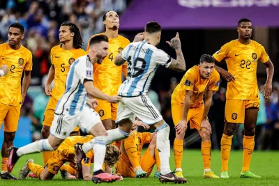 Argentina vượt qua Hà Lan trên chấm phạt đền nghẹt thở ở tứ kết World Cup 2022 (Ảnh: Internet) Argentina vượt qua Hà Lan trên chấm phạt đền nghẹt thở ở tứ kết World Cup 2022 (Ảnh: Internet)