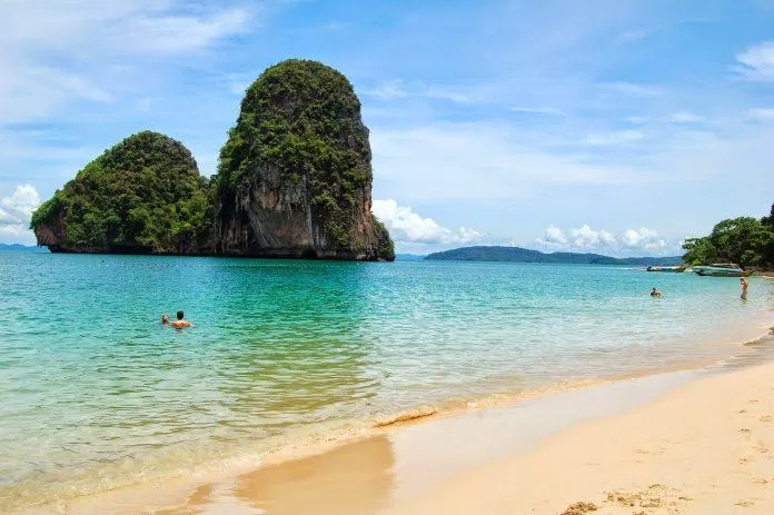 Bãi biển Railay thơ mộng và lãng mạn - Nguồn: Internet Bãi biển Railay thơ mộng và lãng mạn - Nguồn: Internet