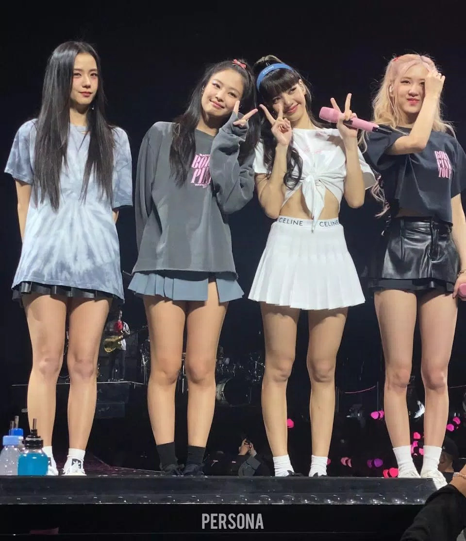 BLACKPINK trong đêm diễn tại London. (Ảnh: Internet)