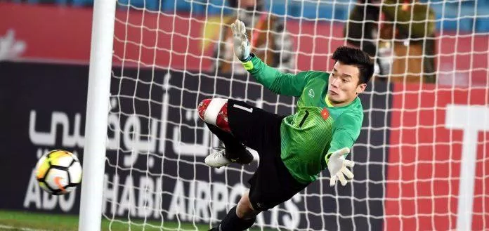 Bùi Tiến Dũng trở thành người hùng khi một lần nữa giúp Việt Nam vượt qua Qatar ở bán kết để có mặt trong trận chung kết (Ảnh: Internet)