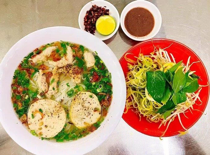 Bún bò - đặc sản Huế