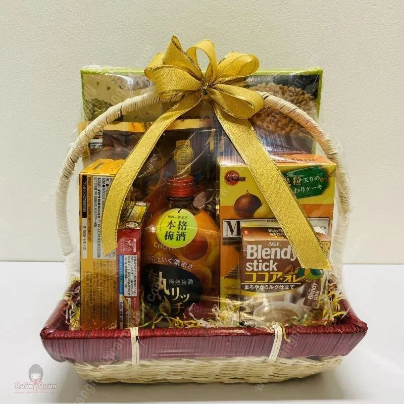 Giỏ quà Tết 2023 đẹp màu vàng tài lộc. (Ảnh : Internet) Giỏ quà Tết 2023 đẹp màu vàng tài lộc. (Ảnh : Internet)