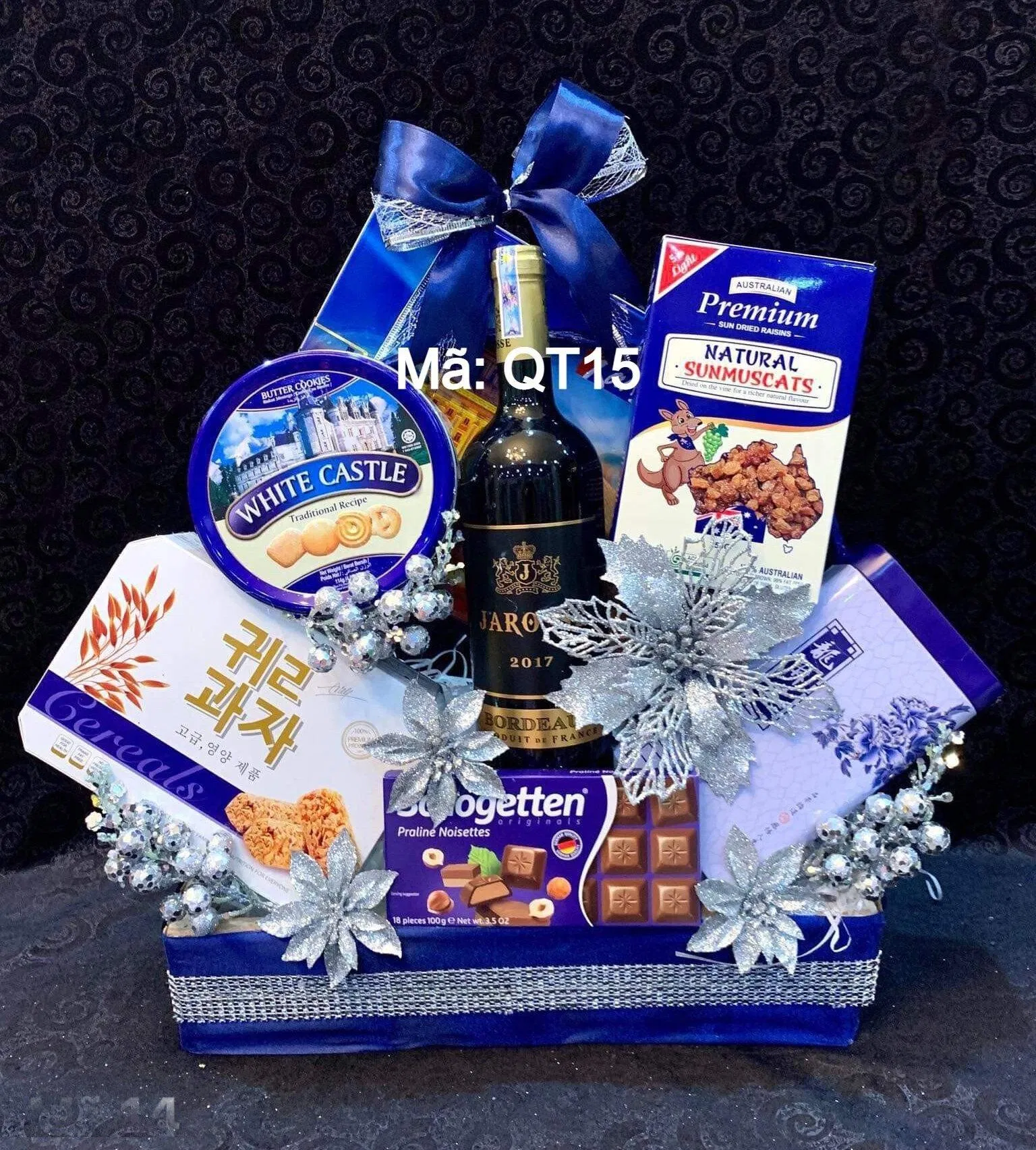 Giỏ quà Tết 2023 đẹp màu xanh bình an. (Ảnh: Internet) Giỏ quà Tết 2023 đẹp màu xanh bình an. (Ảnh: Internet)