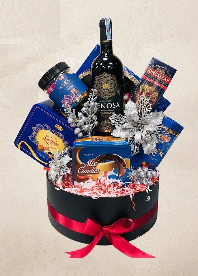 Giỏ quà Tết 2023 đẹp màu xanh bình an. (Ảnh: Internet) Giỏ quà Tết 2023 đẹp màu xanh bình an. (Ảnh: Internet)