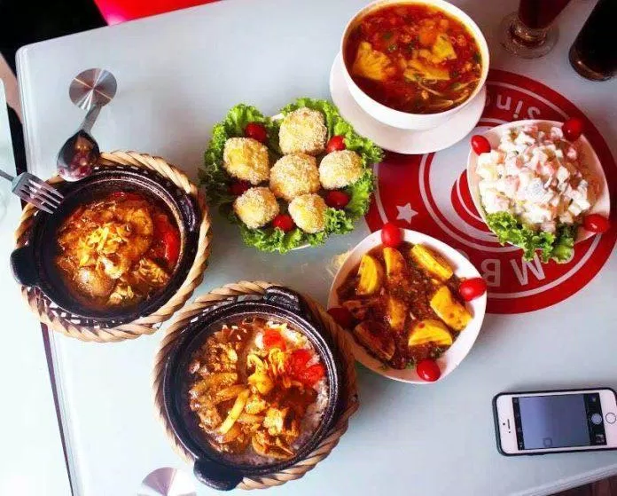 Cơm niêu Singpore (nguồn: Internet)