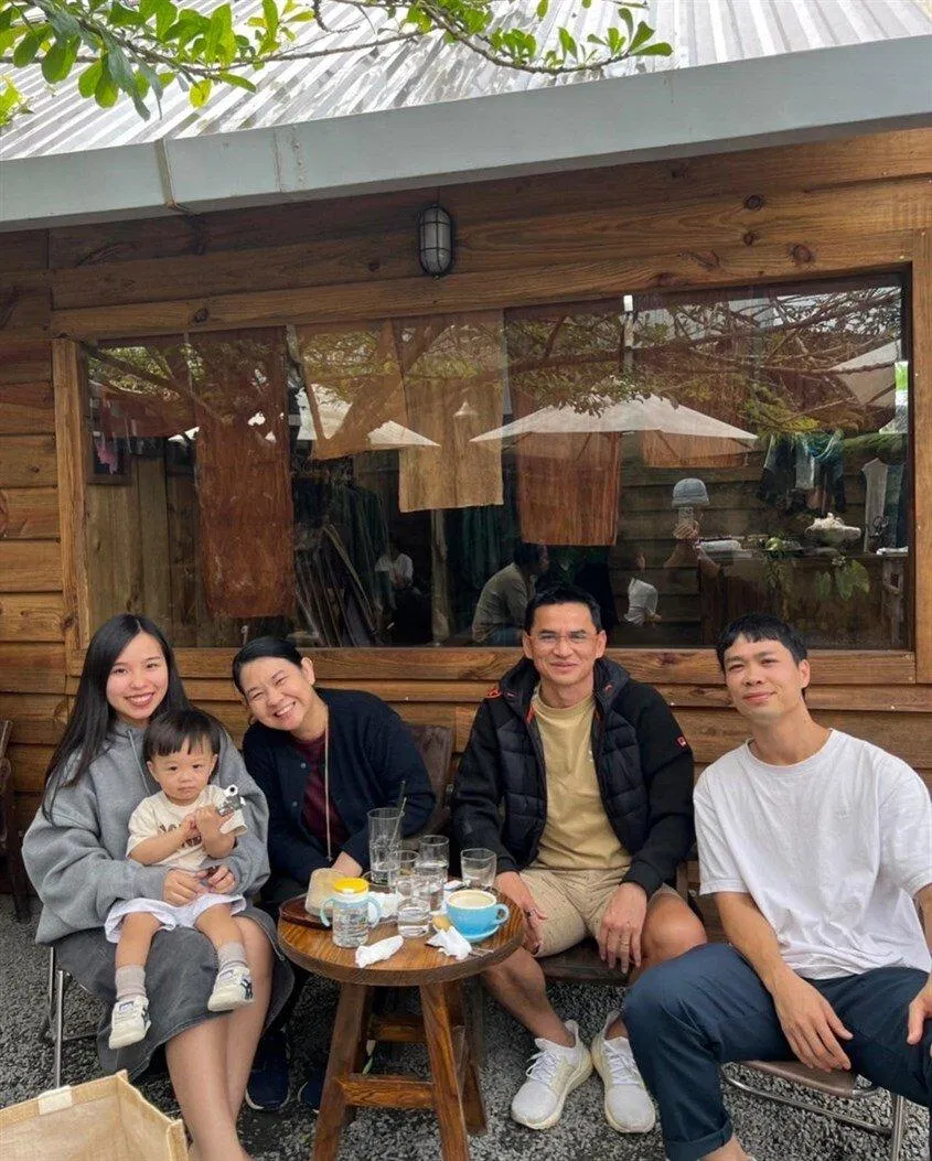 Công Phượng đưa gia đình sang Nhật Bản định cư (Ảnh: Internet) Công Phượng đưa gia đình sang Nhật Bản định cư (Ảnh: Internet)