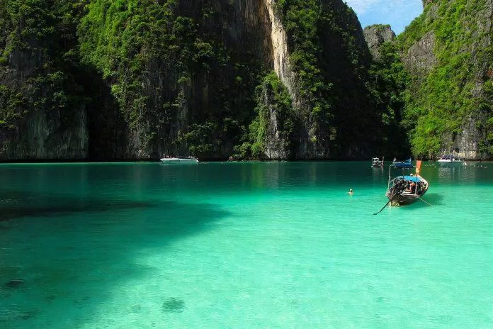 Koh Phi Phi - Hòn đảo ngọc thiên đường du lịch của Thái Lan - Nguồn: Internet Koh Phi Phi - Hòn đảo ngọc thiên đường du lịch của Thái Lan - Nguồn: Internet