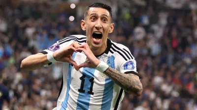 Di Maria nhấn chìm người Pháp trong hiệp 1 với một bàn thắng tuyệt vời (Ảnh: Internet) Di Maria nhấn chìm người Pháp trong hiệp 1 với một bàn thắng tuyệt vời (Ảnh: Internet)