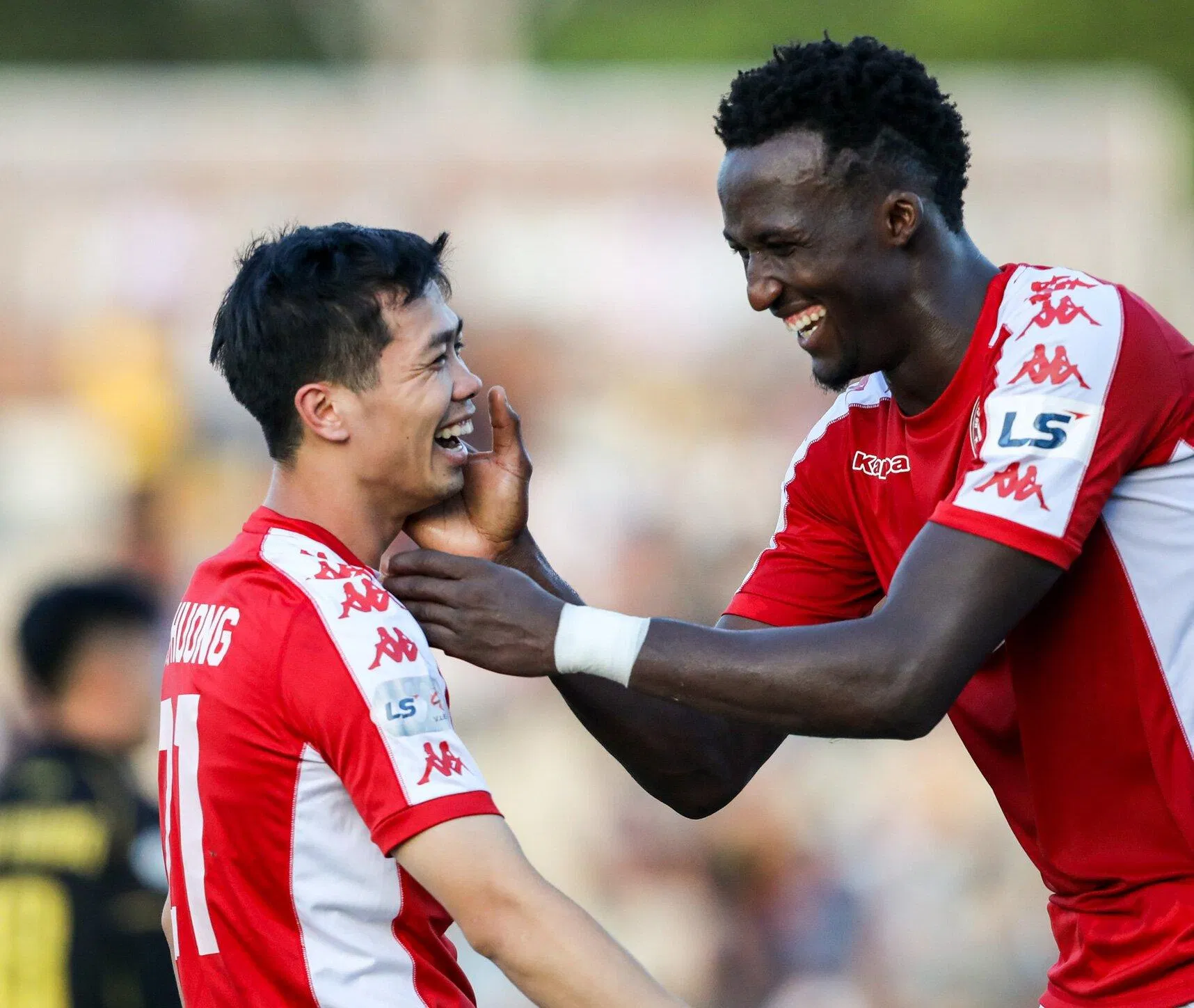 Pape Diakite từng thi đấu cùng với Công Phượng tại CLB TP.HCM (Ảnh: Internet) Pape Diakite từng thi đấu cùng với Công Phượng tại CLB TP.HCM (Ảnh: Internet)