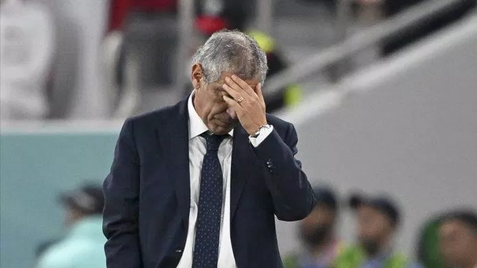 Fernando Santos đã không còn phép thuật như ở Euro 2016 và đội tuyển Bồ Đào Nha của ông bị loại không thể cay đắng hơn trước Maroc (Ảnh: Internet) Fernando Santos đã không còn phép thuật như ở Euro 2016 và đội tuyển Bồ Đào Nha của ông bị loại không thể cay đắng hơn trước Maroc (Ảnh: Internet)