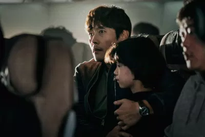 Vai diễn người cha đầy phức tạp của Lee Byung Hun trong (Ảnh: Internet).