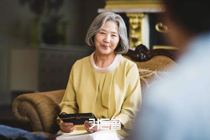 Khán giả vô cùng quen thuộc với nữ diễn viên trong vai người bà (Nguồn: Internet).