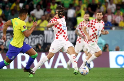 Gavardiol cùng với thủ thành Livakovic là những ngôi sao ở hàng thủ của Croatia sau chiến thắng trước Brazil (Ảnh: Internet) Gavardiol cùng với thủ thành Livakovic là những ngôi sao ở hàng thủ của Croatia sau chiến thắng trước Brazil (Ảnh: Internet)