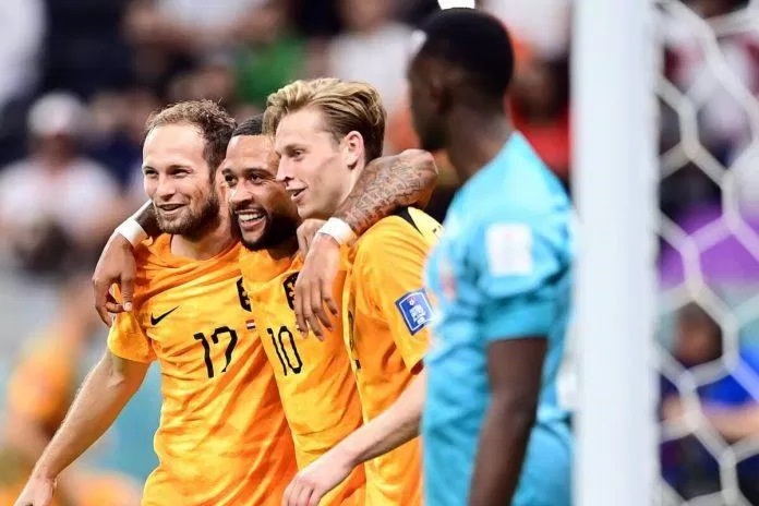 Hà Lan tiến vào vòng knock out với tư cách là đội đầu bảng với thành tích bất bại (Ảnh: Internet)